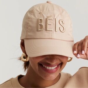 NWOT Collapsible Béis Nylon Ball Cap